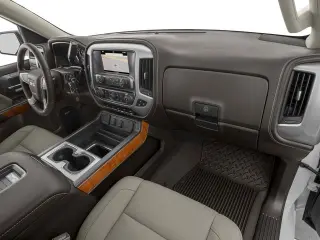 GMC Sierra 1500 2017 4x4 SLT 4p. Cabina de Tripulación 5.8 ft. Caja Corta