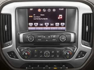 GMC Sierra 1500 2017 4x4 SLT 4p. Cabina de Tripulación 5.8 ft. Caja Corta
