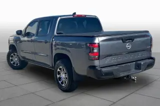 Nissan Frontera 2022 4x4 S 4p. Cabina de Tripulación 5 pies de CB