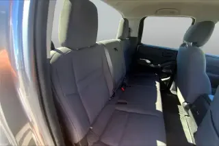 Nissan Frontera 2022 4x4 S 4p. Cabina de Tripulación 5 pies de CB