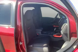 Nissan Frontier 2022 4x4 PRO-4X 4p Puerta trasera Cabina de tripulació́n 5 ft. SB