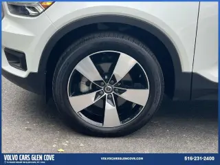 Volvo XC40 2021 AWD T5 Momentum SUV 4 puertas