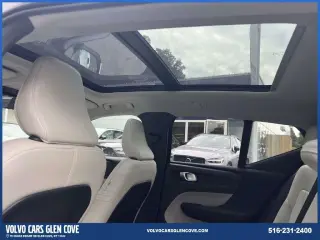 Volvo XC40 2021 AWD T5 Momentum SUV 4 puertas