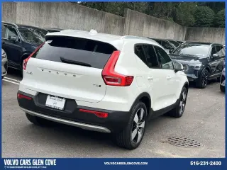 Volvo XC40 2021 AWD T5 Momentum SUV 4 puertas