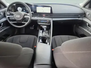Hyundai ELANTRA 2024 SEL 4p Sedan