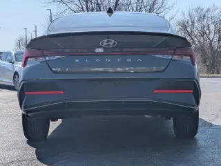 Hyundai ELANTRA 2026 SEL Sport Premium 4dr Sedán