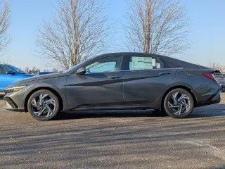 Hyundai ELANTRA 2026 Limited Sedán 4 puertas