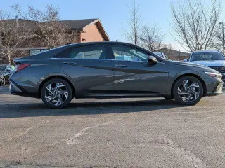 Hyundai ELANTRA 2026 Limited Sedán 4 puertas