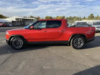 2025 Rivian R1T
