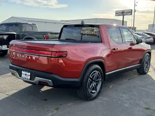 2025 Rivian R1T