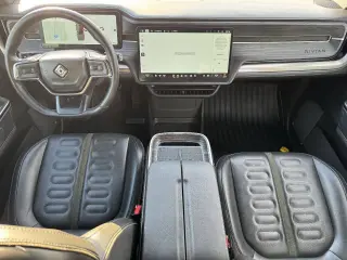 2025 Rivian R1T