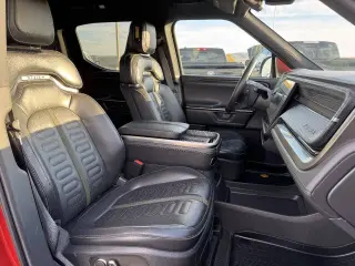 2025 Rivian R1T