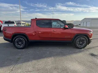 2025 Rivian R1T