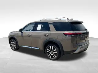 Nissan Pathfinder 2025 AWD Platinum 4p SUV