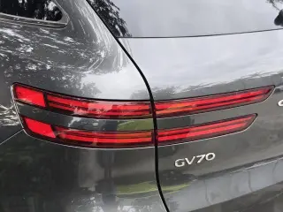 Genesis GV70 2024 AWD 2.5T Estándar 4p SUV