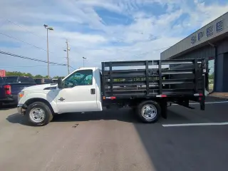 Ford F-350 Super Duty 2014 4x2 XL 2dr Cabina Regular 141 in. WB Chasis SRW
