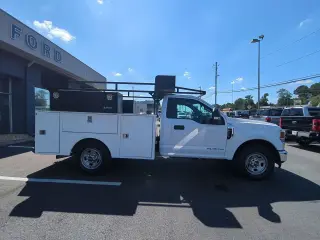 Ford F-350 Super Duty 2020 4x2 XL 2dr Regular Cab 145 in. WB SRW Chassis