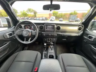 Jeep Gladiator 2023 4x4 Sport 4dr Crew Cab 5.0 ft. SB