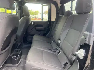Jeep Gladiator 2023 4x4 Sport 4dr Crew Cab 5.0 ft. SB