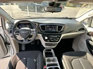 Chrysler Voyager 2023 LX 4dr Mini-Van