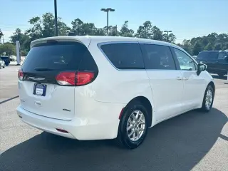 Chrysler Voyager 2023 LX 4dr Mini-Van