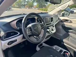 Chrysler Voyager 2023 LX 4dr Mini-Van