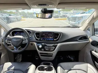 Chrysler Pacifica 2023 Touring L 4dr Mini-Van