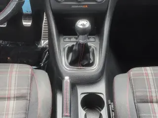 Volkswagen GTI 2014 Edición Conductor PZEV 4p Hatchback 6M