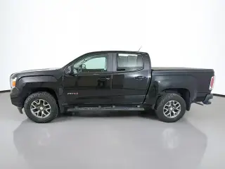 GMC Canyon 2022 4x4 AT4 4p Cab de tripulación con 5 pies de caja estándar (Tela)