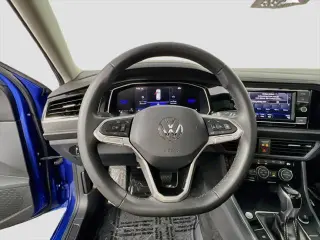 Volkswagen Jetta 2024 SE 4p Sedano