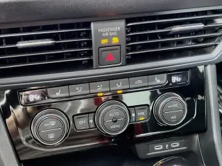 Volkswagen Jetta 2024 SE 4p Sedano