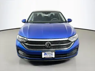 Volkswagen Jetta 2024 SE 4p Sedano