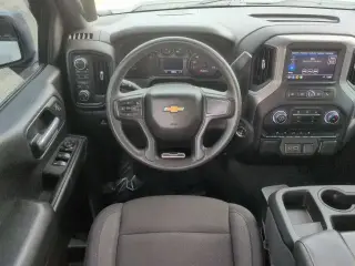Chevrolet Silverado 1500 2025 4x4 Custom 4dr Crew Cab 5.8 ft. SB
