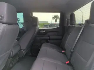 Chevrolet Silverado 1500 2025 4x4 Custom 4dr Crew Cab 5.8 ft. SB