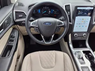 Ford Edge 2023 AWD Titanium 4dr Crossover