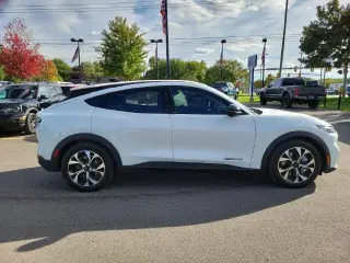 Ford Mustang Mach-E 2024 AWD Select 4dr SUV