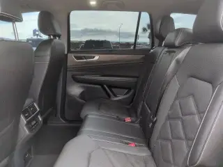 Volkswagen Atlas 2025 SE 4dr SUV w/Technology