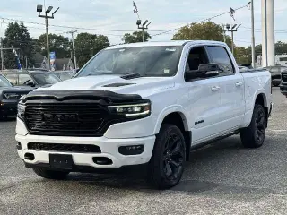 Ram 1500 2022 4x4 Limited 4p Cabilla de tripulación 5.6 ft. SB Camioneta