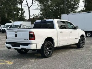 Ram 1500 2022 4x4 Limited 4p Cabilla de tripulación 5.6 ft. SB Camioneta