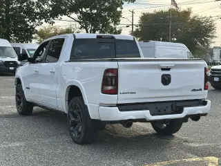 Ram 1500 2022 4x4 Limited 4p Cabilla de tripulación 5.6 ft. SB Camioneta