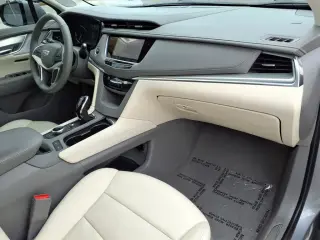 Cadillac XT5 2023 Premium Luxury SUV 4 puertas