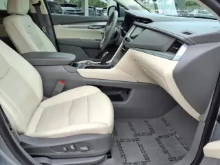 Cadillac XT5 2023 Premium Luxury SUV 4 puertas