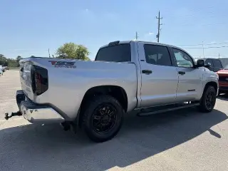 Toyota Tundra 2016 4x2 SR5 4p CrewMax Cab Pickup SB (4.6L V8)