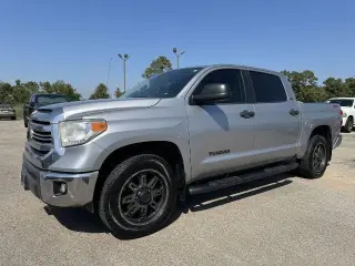 Toyota Tundra 2016 4x2 SR5 4p CrewMax Cab Pickup SB (4.6L V8)