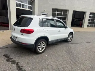 Volkswagen Tiguan 2017 AWD 2.0T Wolfsburg Edición Especial 4Motion 4p SUV