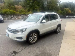 Volkswagen Tiguan 2017 AWD 2.0T Wolfsburg Edición Especial 4Motion 4p SUV
