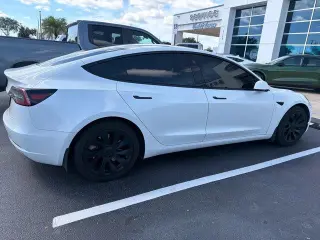 Tesla Model 3 2023 4p Sedan