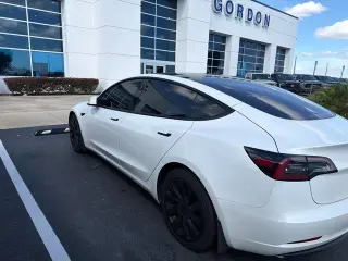 Tesla Model 3 2023 4p Sedan