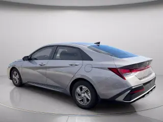 Hyundai ELANTRA 2025 SE 4p Sedán