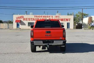 GMC Sierra 1500 4WD, 4 puertas, 2017, SLT, longitud de carrocería 143,5"